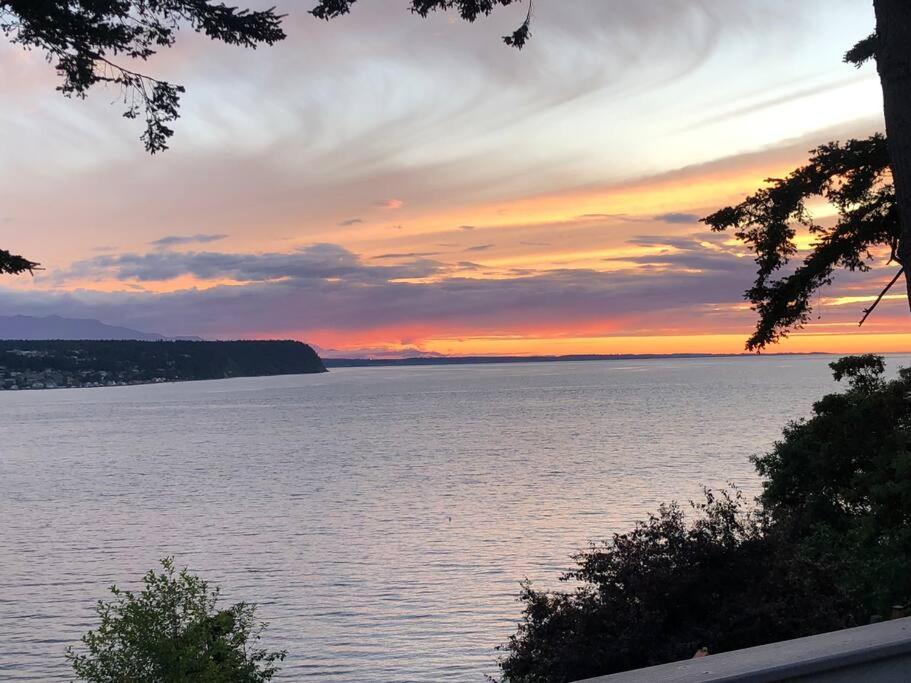 فيلا Waterfront, Sunsets And Mountains بورت تاونسند المظهر الخارجي الصورة